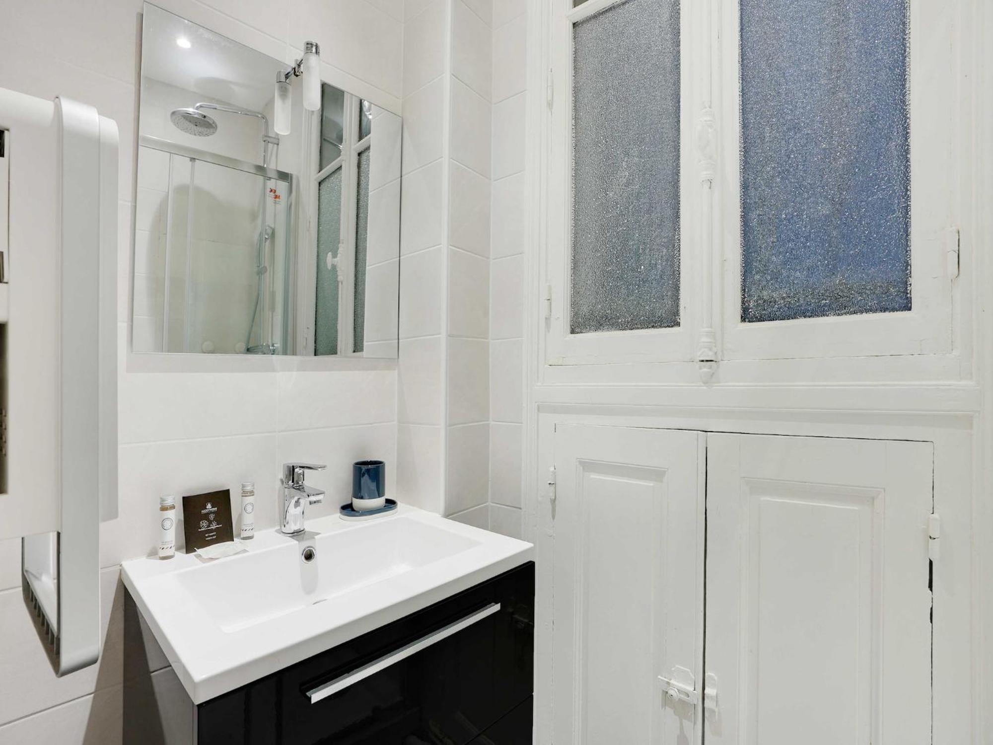 Apartment Charming Flat - 1bd 3p - Felix Faure Paris