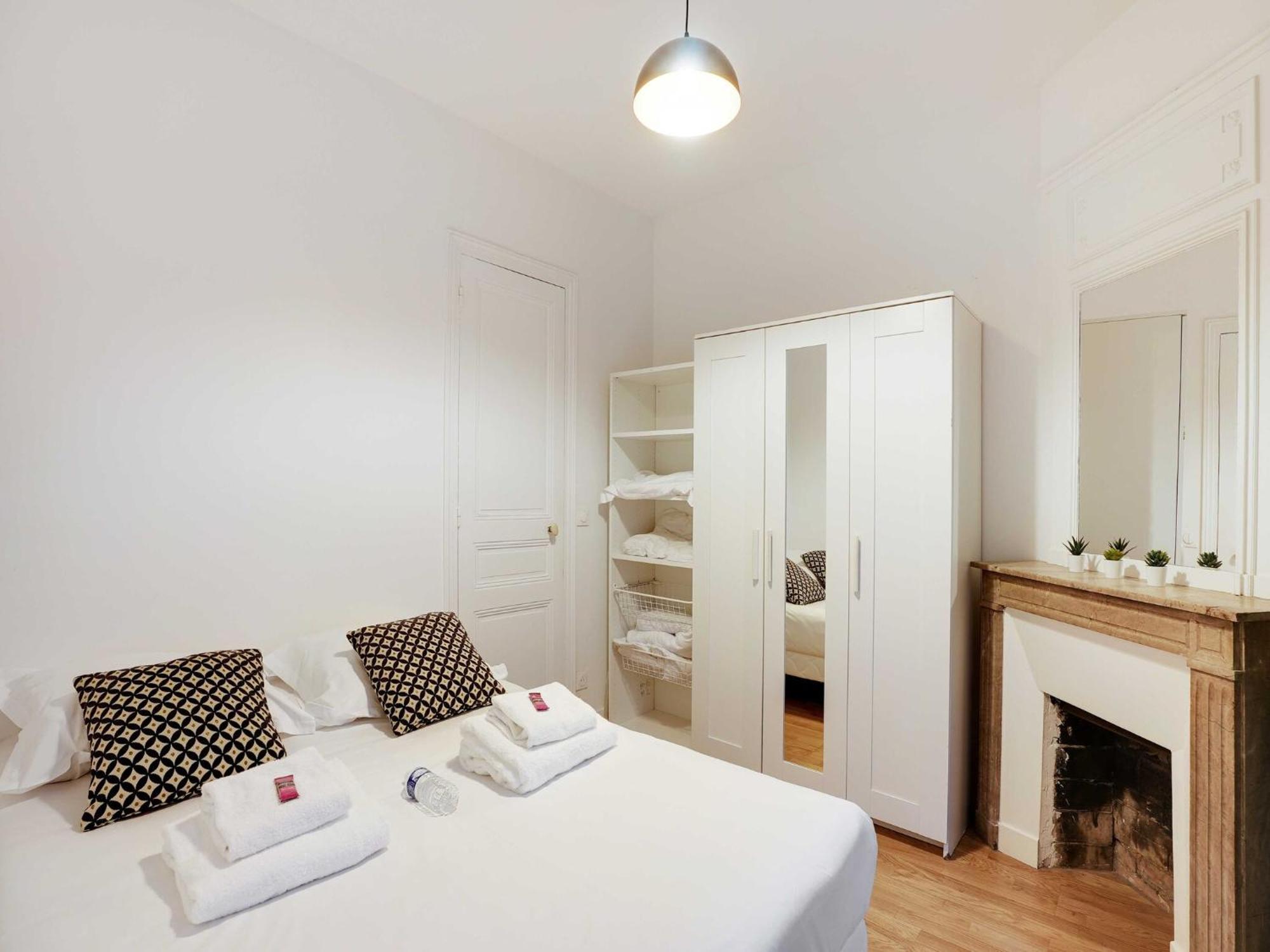 Apartment Charming Flat - 1bd 3p - Felix Faure Paris